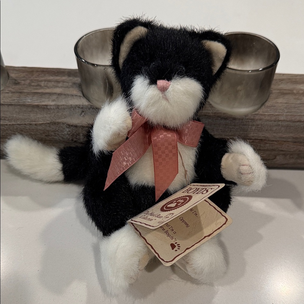 Boyds Bears Black and White Stuffed Cat Allie Oppsey